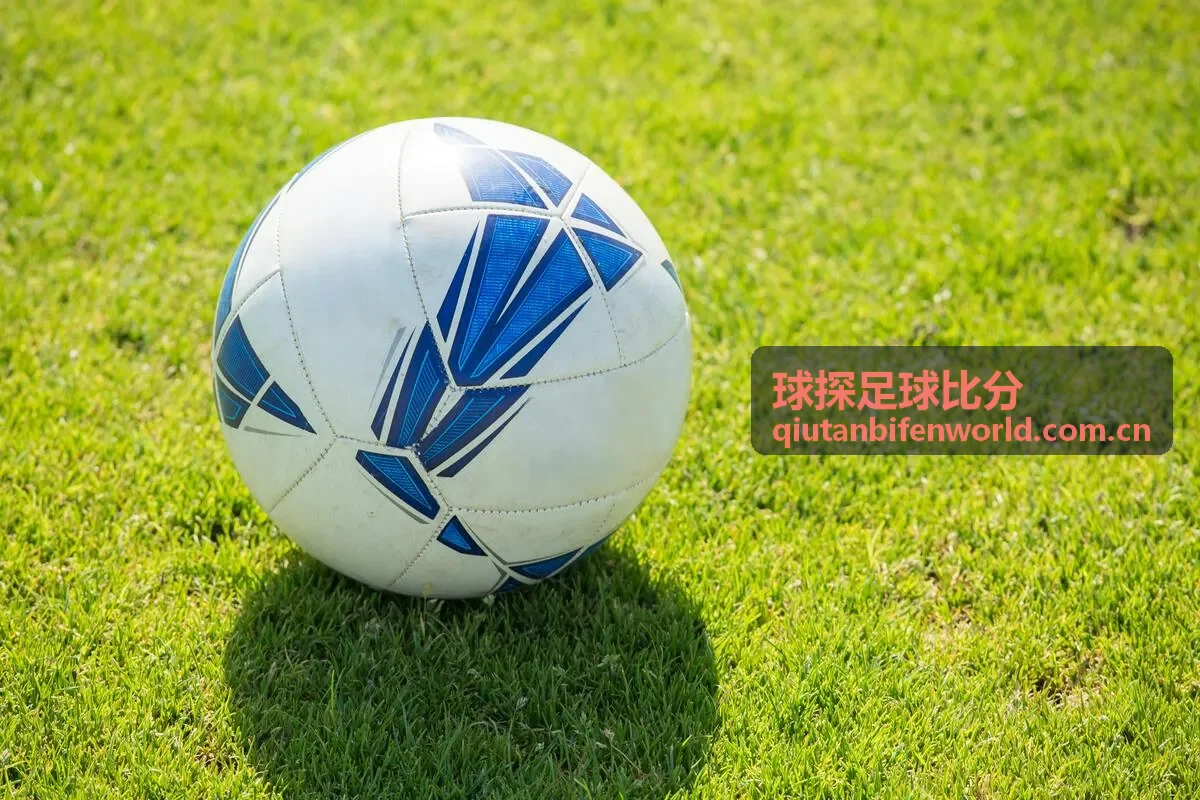 球探足球比分赛前研究场景配图